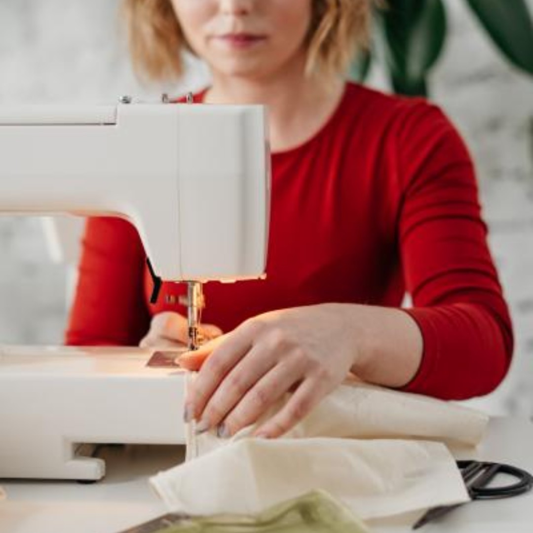 Discover 'sew' much more than books at the library! Access sewing machines + free workshops, incl. a special Mother's Day session Sun 12 May, Geelong Library. 🧵✨Find out more on our website ow.ly/ES9250RvqvE #SewMuchFun