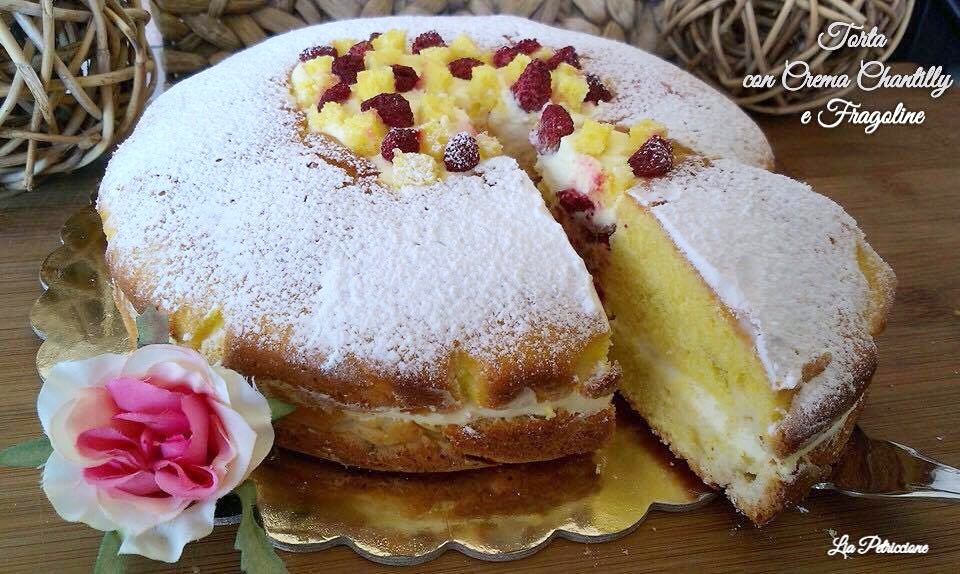 Il giorno della Festa della Mamma si avvicina... che ne dite di una #Torta con #Fragoline e #CremaChantilly?!? ❤️
Golosa e bellissima... 
Ricetta qui 👎
blog.giallozafferano.it/atavolaconlia/… 

#ricette #festadellamamma #dolci #torte #fragole #gzfriends #gialloblog #gialloblogs #giallozafferano