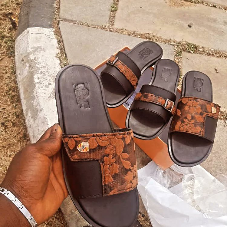 Mayor_OfFaki's tweet image. Please help retweet 🙏

Matching steps, matching hearts. 💞 Two hearts, one stylish soul. ❤️👟 Elevate your love story with, explore the journey of togetherness with @mayor_offaki exquisite footwear.

#couplegoals #hisandhers #loveineverystep #nationwide #friday #tgif