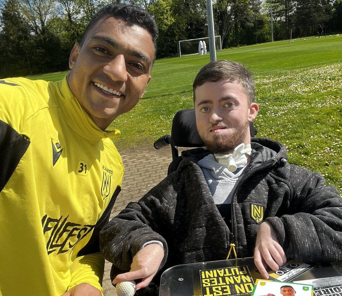 Mostafa Mohamed avec un fan handicapé du FC Nantes, des belles images. 💛🇪🇬