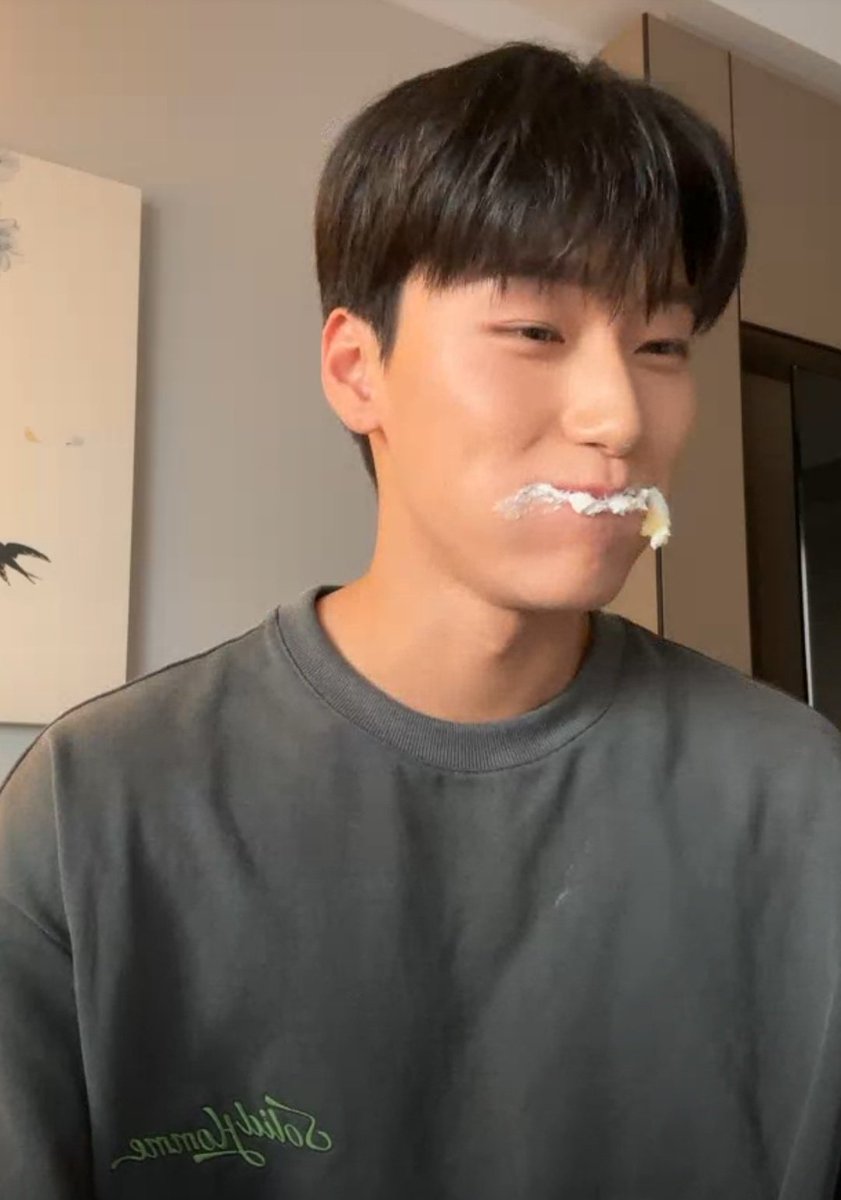 San: 'I can't bite the cake, I'm an Idol' 

San 2 seconds later: