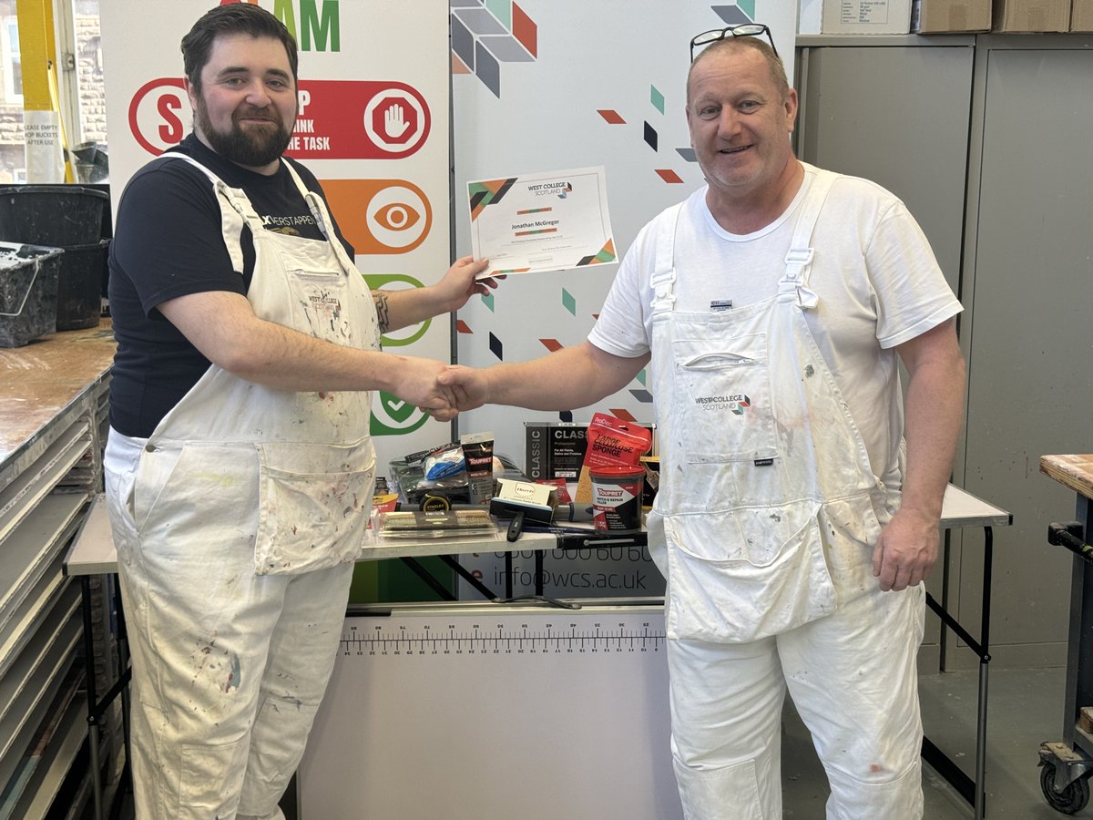 🌟Congrats to our Greenock NPA Painting & Decorating Student of the Year, Jonathan McGregor. His lecturers said his attendance and time keeping was perfect & his general attitude was outstanding. Check out our Pre-Apprenticeship in Painting and Decorating: ow.ly/hUQr50Rvu5C