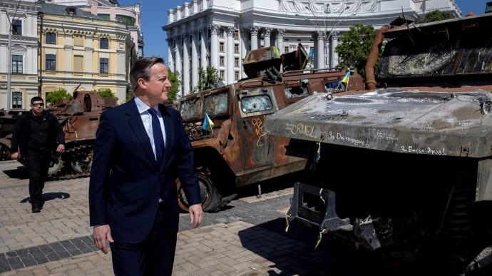 ⚡️Ukrayna, Rusya topraklarına saldırı için İngiliz silahlarını kullanma hakkına sahiptir — İngiltere Dışişleri Bakanı Cameron “Gerektiği sürece Kiev'i destekleyeceğiz”