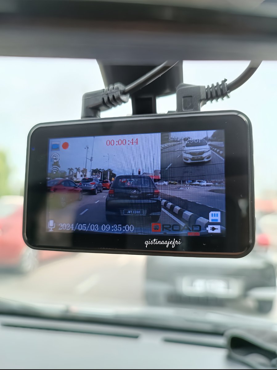 qtpiroses's tweet photo. 4th, beli dashcam depan belakang yg bawah Rm100, selepas 2/3 bulan pakai.

✅ no problem memory full ( sbb dia auto delete yg lama )
✅ jelas rakam nombor plate even dlm hujan lebat
✅ mudah install ada manual video ( husband yg install DIY )

beli sini : https://t.co/SoVT71OG00 https://t.co/dz7j97jR0X