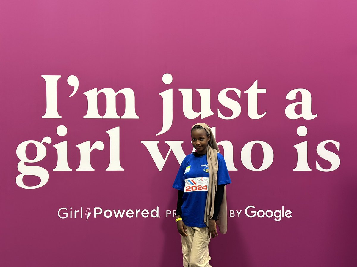 13 years Kadijatu Jalloh - Beacon High School who had no computer skills is now a passionate tech enthusiast who's representing 🇸🇱 at the VEX Robotics Competition in Dallas. Empowerment of girls in STEM and efforts to break the gender digital divide. @yokie_hawa @Tejan_Sie_Geek