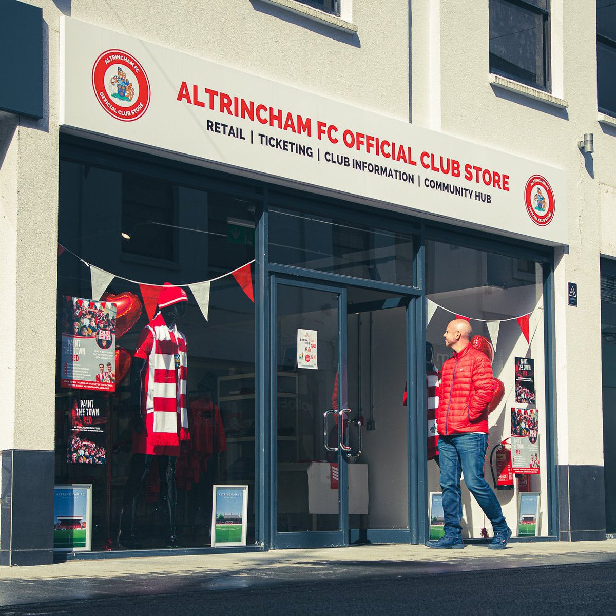 🛍️ Our George Street hub in the @stamfordquarter of #Altrincham town centre is OPEN until 𝟐𝐩𝐦 today 😎 Pop by today and secure yourself a deal on some great Alty merch, with 50% off all remaining 23/24 replica kits 💪 *Limited range of sizes remain