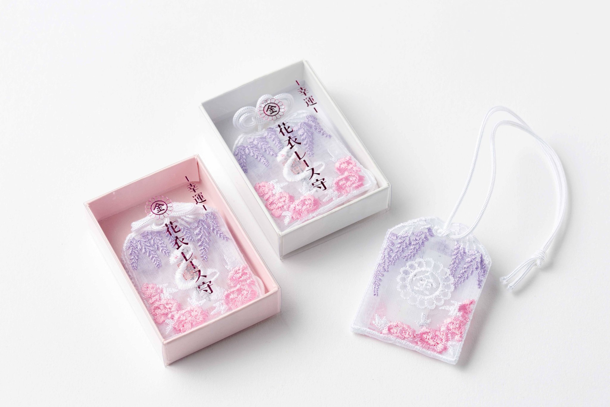MimoMimoページ レース 御守り　お守り 開運 桜柄刺繍 レースお守り 【ブルー】｜白崎八幡宮