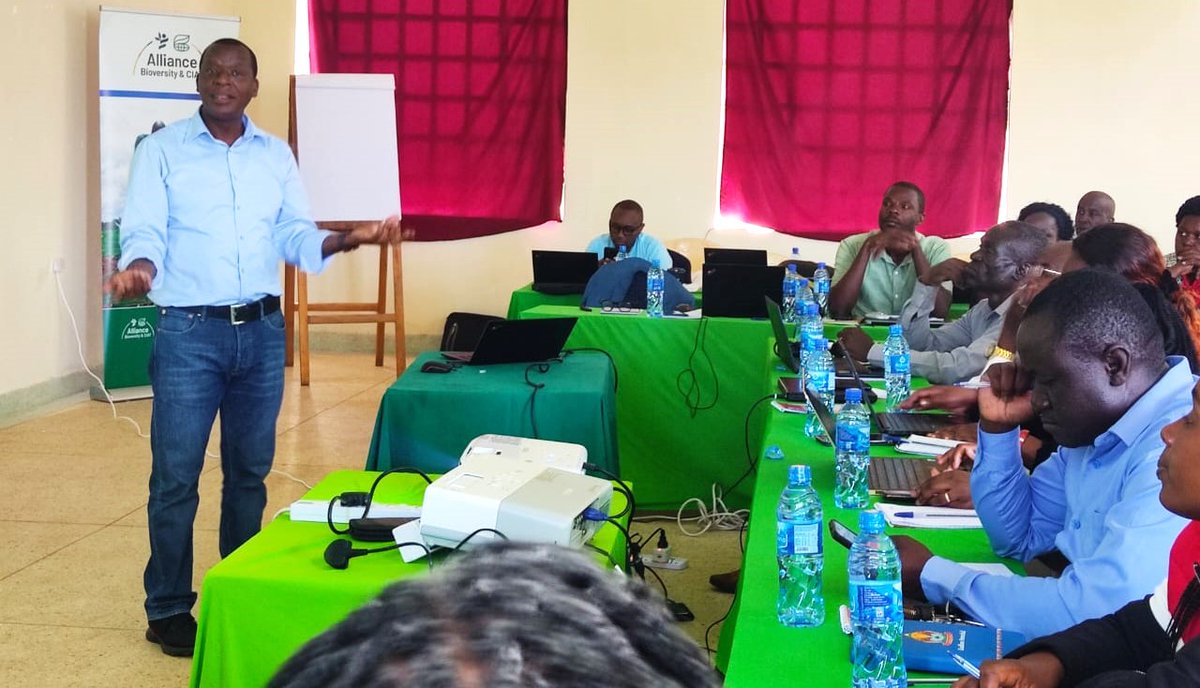 2/2 Through Participatory Integrated Climate Services for Agriculture (PICSA) training that is on its last leg in Nakuru ATC today, participants are engaging in interactive group discussions on how to utilize participatory tools to aid their decision making. #ECREA @metofficeUK