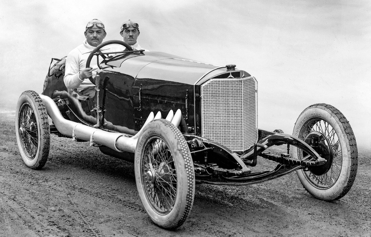 100 years after #Mercedes’ triumph in the legendary Targa Florio endurance race in Sicily on 27 April 1924, a Mercedes 2-litre racing car used at the time is returning to the road. #MBClassic has restored the vehicle from its own collection. More: media.mercedes-benz.com/article/fc1da7…