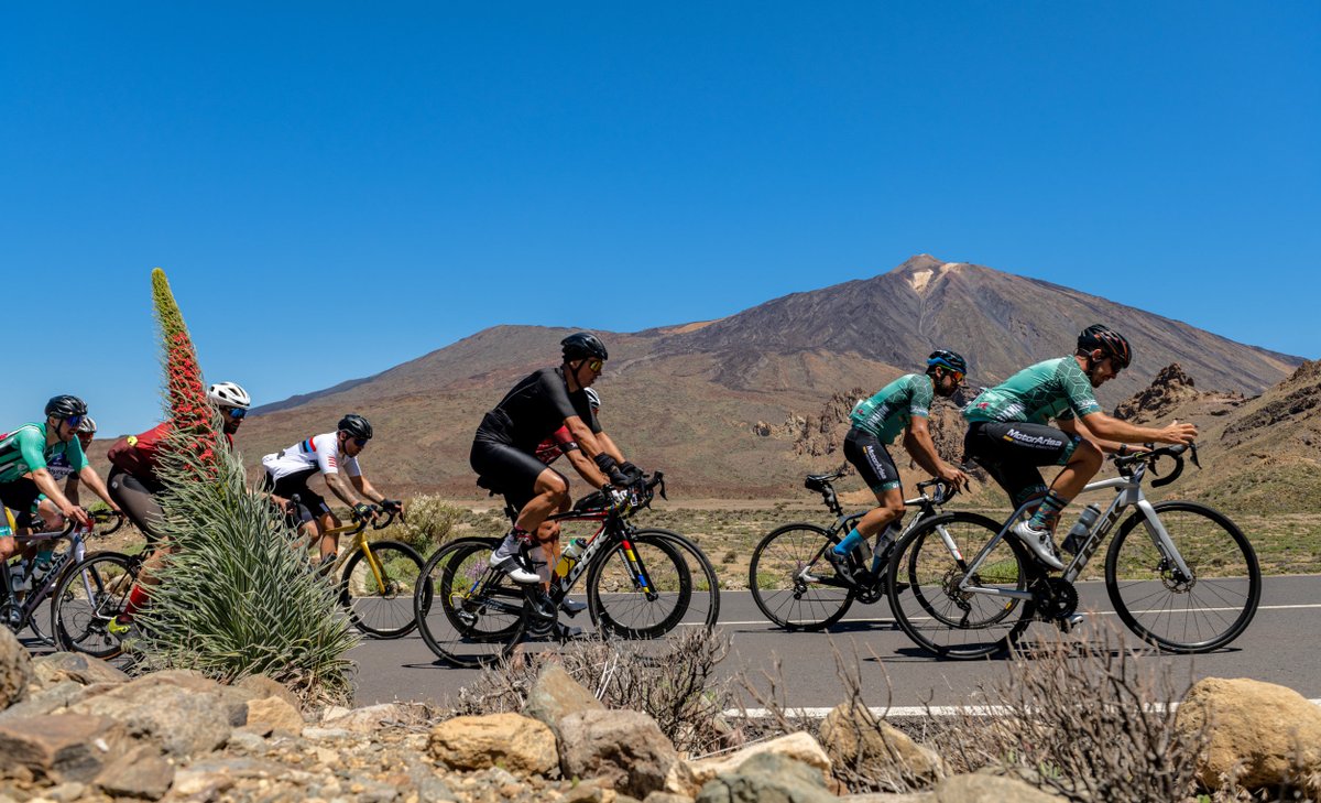 ¡Recuerda! Últimos días para inscribirte a la carrera más impresionante de #Tenerife: La Vuelta al Teide. 📩 Inscripciones hasta el 7 de mayo 🚴🏻‍♂️ Carrera, 18 de mayo vteide.com