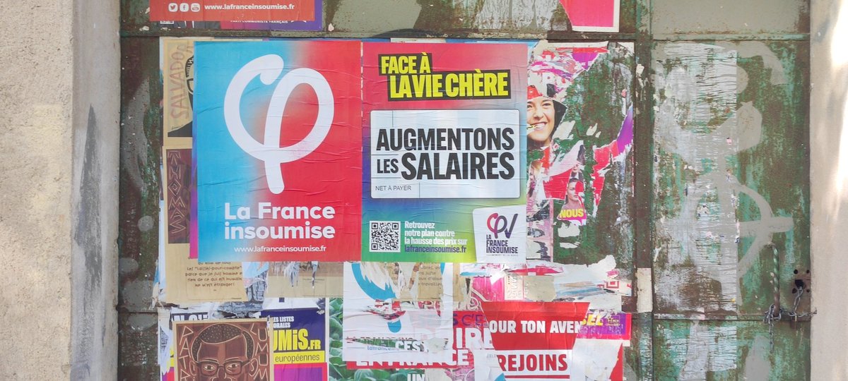 francisdaspe's tweet photo. Première étape à #Estagel de la caravane locale #FranceInsoumise de la vallée de l'#Agly. Le collage est parfait ! Bravo aux camarades qui tiennent les panneaux ! https://t.co/0WgCJGlXoE