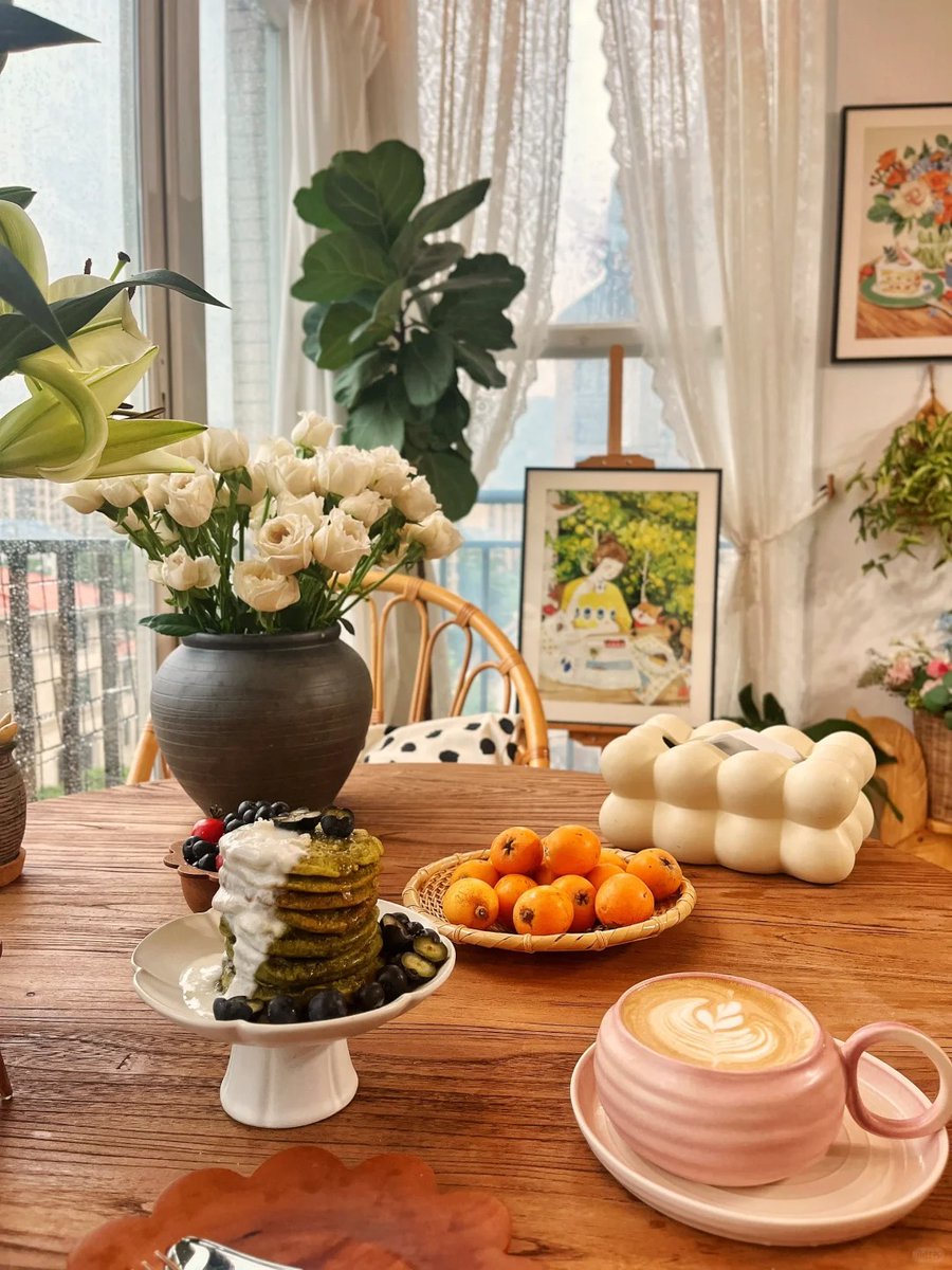 011Flopy's tweet image. "What's a rainy day without some delicious coffee-flavored solitude?"