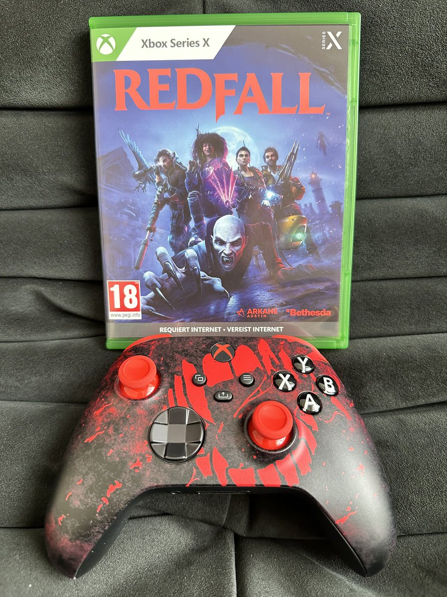 Joyeux anniversaire Redfall, mon petit plaisir coupable sur cette génération ! 😅 #redfall #XboxSeriesX @ArkaneStudios @BethesdaStudios