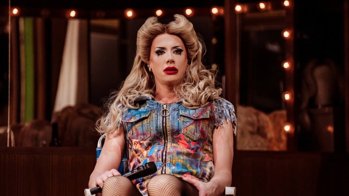 POV: It's the #BankHoliday and you realise you haven't got the halloumi for the BBQ 📢Our building will be closed today but open as usual (Tue-Sat, 12pm-4pm) from Tue 7 May. You can book your tickets online at leedsplayhouse.org.uk 🎟️ 📸Hedwig and the Angry Inch, 2022