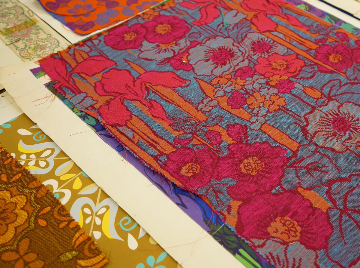 Make an appointment to explore some of our beautiful textile collections at Heritage Quay! From 19th Century Indian fabrics to samples showing the trends of high-end Parisian fashion, we've got you covered: heritagequay.org/artanddesign/ #NationalTextilesDay 👚 #Archives