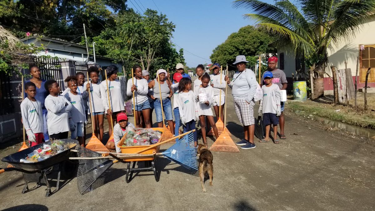 Weekly community clean ups in absence of public services 🧹