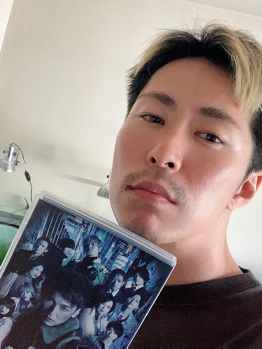 sho_ta1125's tweet photo. ねー、口にチョコ着いてるからー。

The agentのDVD観まーす！
この作品頑張ったし、みんな大好きだったなー。思い出しちゃうなー。 https://t.co/JfBOTkcRP7