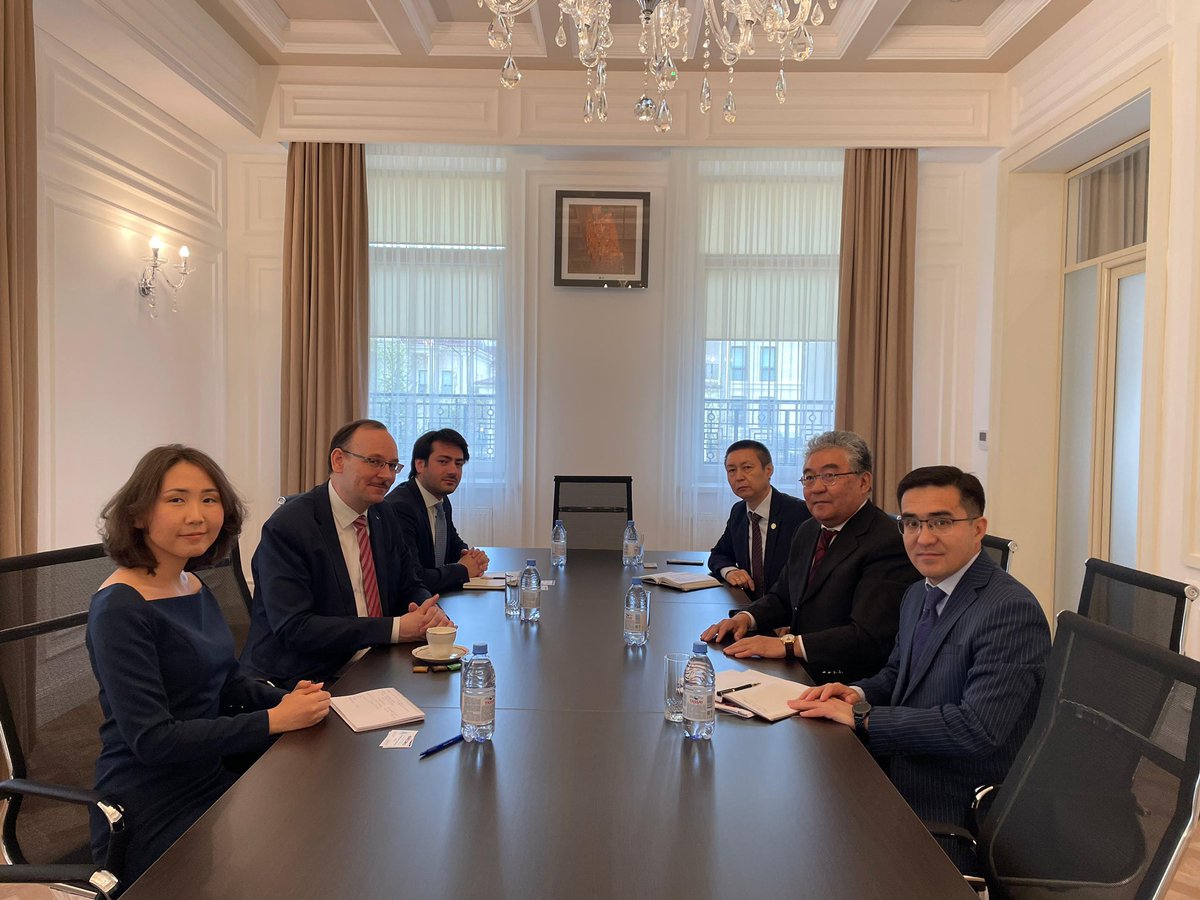 🌊 Yesterday Head of @OSCEinAstana met w/ Chairperson of @EC_IFAS to discuss regional water co-operation, conservation efforts, & reducing disaster risks. Ongoing support pledged for IFAS Chairmanship to address #watermanagement challenges & foster stable transboundary relations.