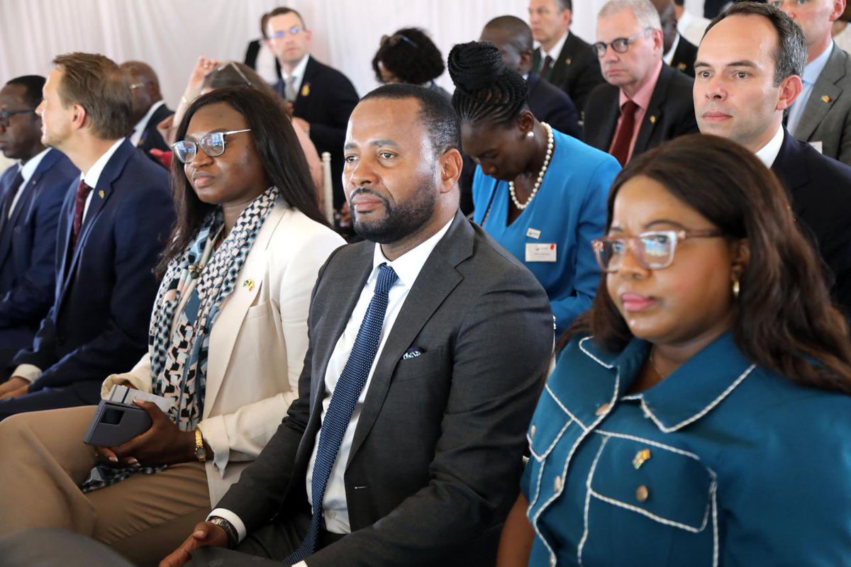 President @DrNangoloMbumba and His Majesty the King of the Belgians were in attendance at the presentation held at the Northport site of #Namport, concerning the anticipated port designated for the exportation of #GreenHydrogen.