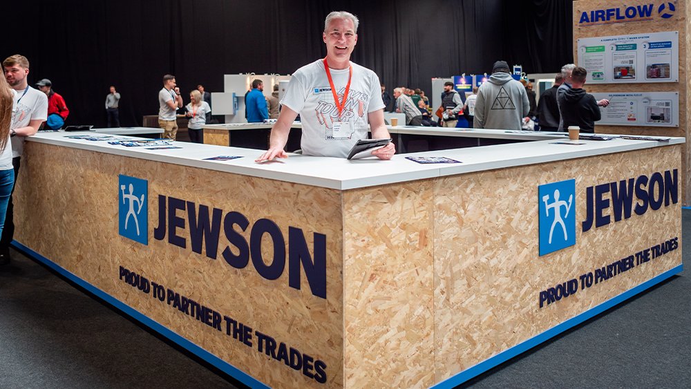 Jewson kickstarts rebrand rollout at Bridgwater branch buildersmerchantsnews.co.uk/Jewson-kicksta…