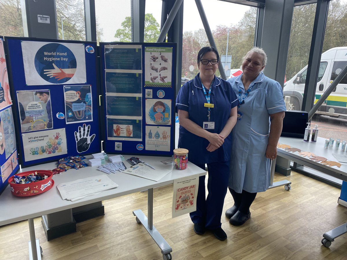 We’re in the main entrance @RotherhamNHS_FT for #handhygiene day today. Conveniently places next to the @RHCC_Charity bake sale 🧁🍰 @IPC_TRFT