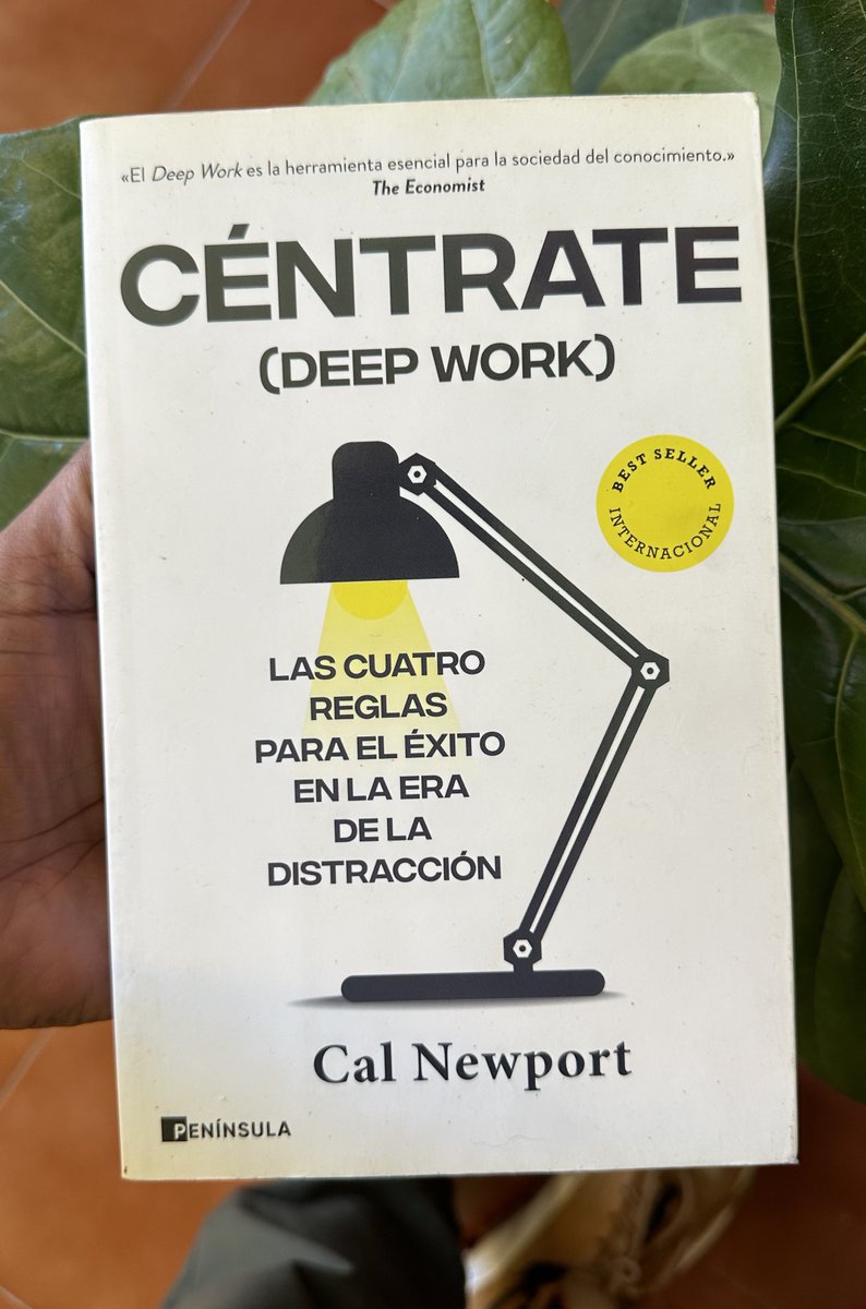 Si buscas mejorar tus resultados, aprender a gestionar tu tiempo es clave.

Te comparto cómo el libro Céntrate (Deep Work) transformó mi enfoque y productividad.
                        - Hilo -