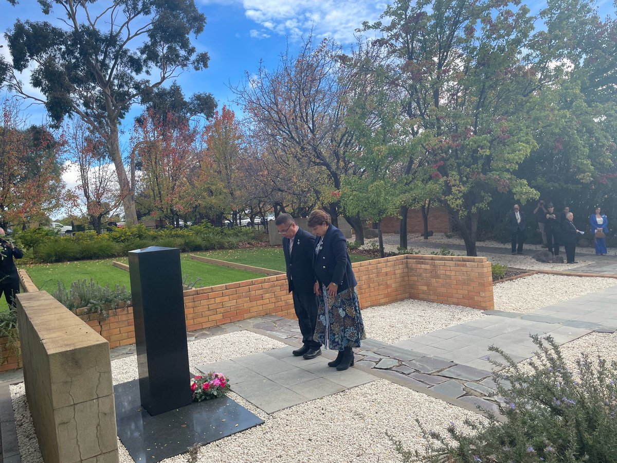 Visiting @cowragarden @CowraCouncil , and joined Koyo-Matsuri （Autumn Leaves Festival). Attended Service of Respect at Cowra War Cemeteries. The garden always reminds me of the history of friendship and reconciliation.