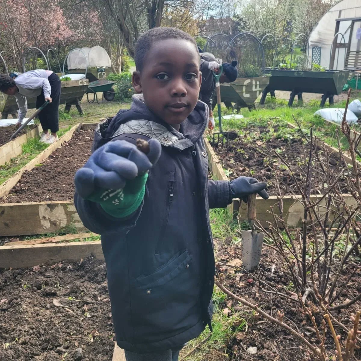 autismvoice1's tweet photo. It's National Gardening Week, and at AV, we provide structured gardening activities that help to improve mental health and emotional wellbeing. #NationalGardeningWeek #AutisticsWellbeing #AutismAcceptance #AutismAwareness https://t.co/roJ7S9W5yC