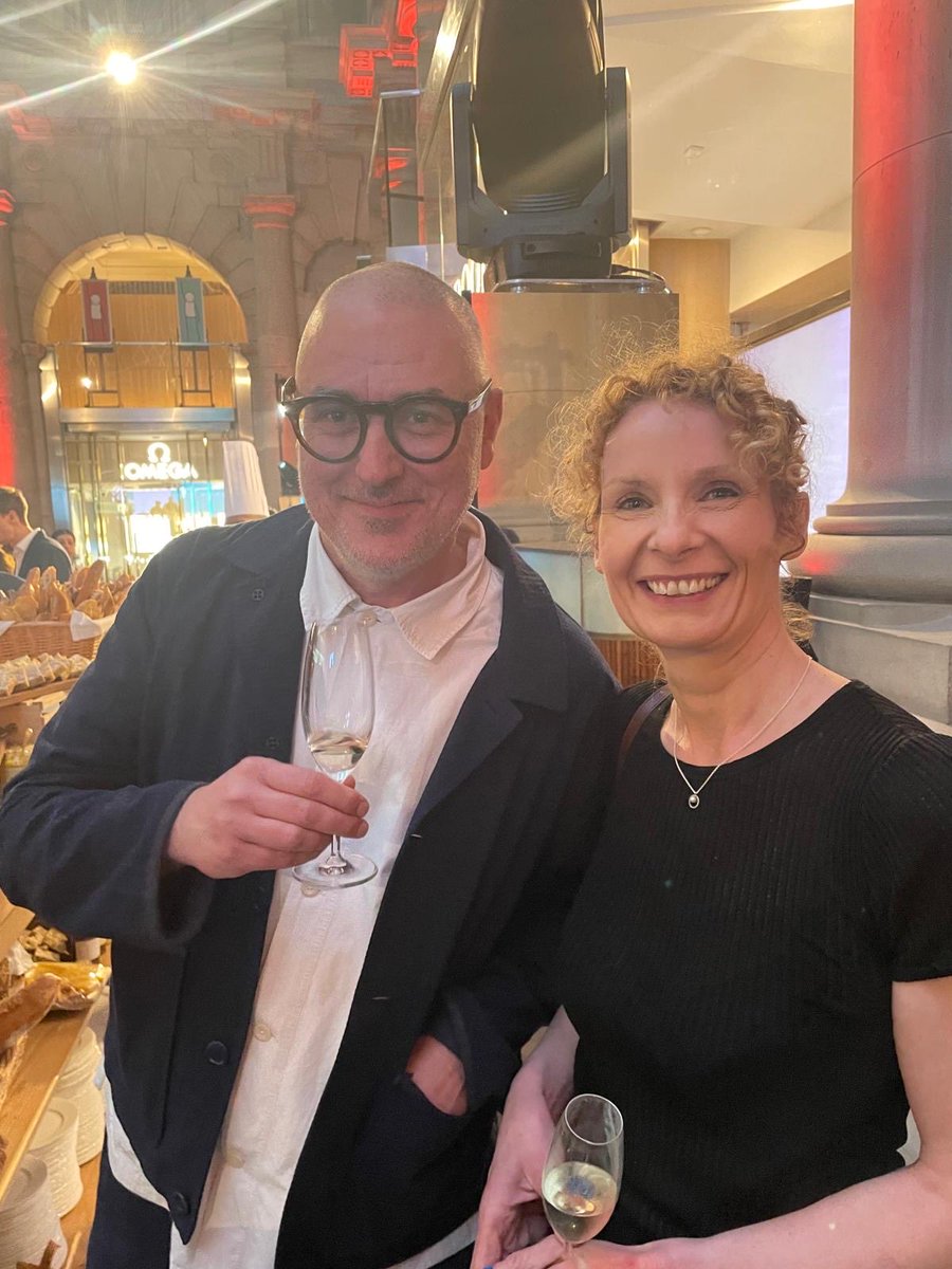 A cookbook is the most collaborative thing I’ve ever worked on. It was wonderful to catch up at #fandmawards ⁦@Fortnums⁩ w/ photographer Matt Russell whose images added so much to THE SECRET OF COOKING. Also thanks to my publisher Patrick Hargadon ⁦@4thEstateBooks⁩