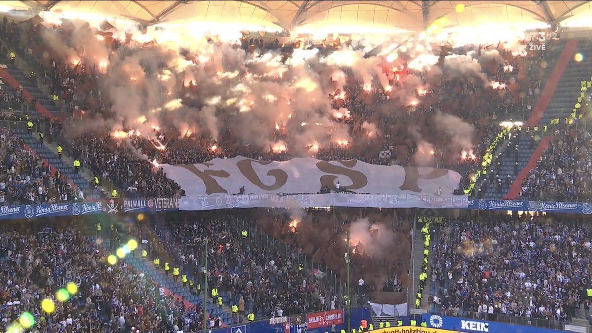 Událost ⚽️ víkendu už dnes večer –hamburské derby, ve kterém jde o postup, naději na baráž i fanouškovskou prestiž!
Der 🇩🇪 #2Bundesliga Spektakel HAMBURGER SV– FC ST. PAULI v 18:25 na 📺 @novasport_cz 4️⃣.
🎙️ @MichalRezabek28