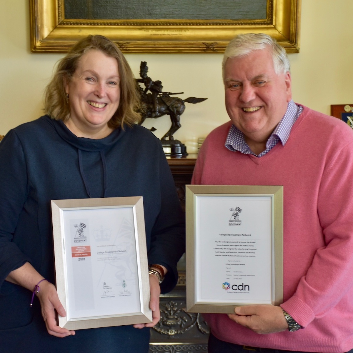 #Congratulations to @ColDevNet on receiving the #ArmedForcesCovenant and Defence Employer Recognition Scheme Bronze Award at our headquarters in Dundee: ow.ly/uJm350RvuFe! ✍️🤝👏