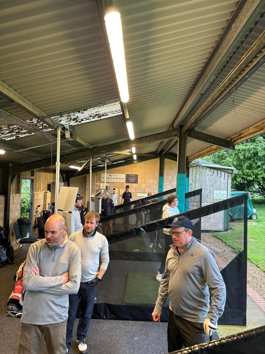 @Toptracer is now live @CirencesterGolf ⛳️📱🏌🏻‍♂️ What a fab introduction to enhance the engagement, experience, and development of all our golfers! #techinpractice #fungolf #virtualgolf #challenges #stafftraining