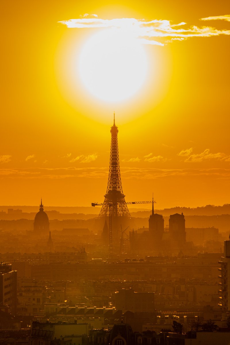🇫🇷 C’est la journée mondiale du #soleil ! Quand il rayonne sur Paris, j’en profite autant que les parisiens ☀️🤩 🌐It's Sun Day! When it shines on Paris, i’m enjoying it as much as the Parisians☀️🤩