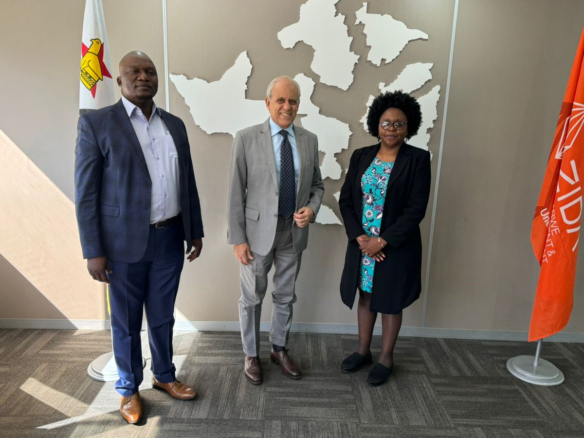 zidainvest's tweet image. We had a productive meeting with Dr. Alfonso Ippolito, President of Convivium Africa, regarding developing a staggered 100MW solar power station in Zimbabwe. Exciting discussions took place to advance this important project. 
#RenewableEnergy 
#SolarPower 
#ZimbabweDevelopment