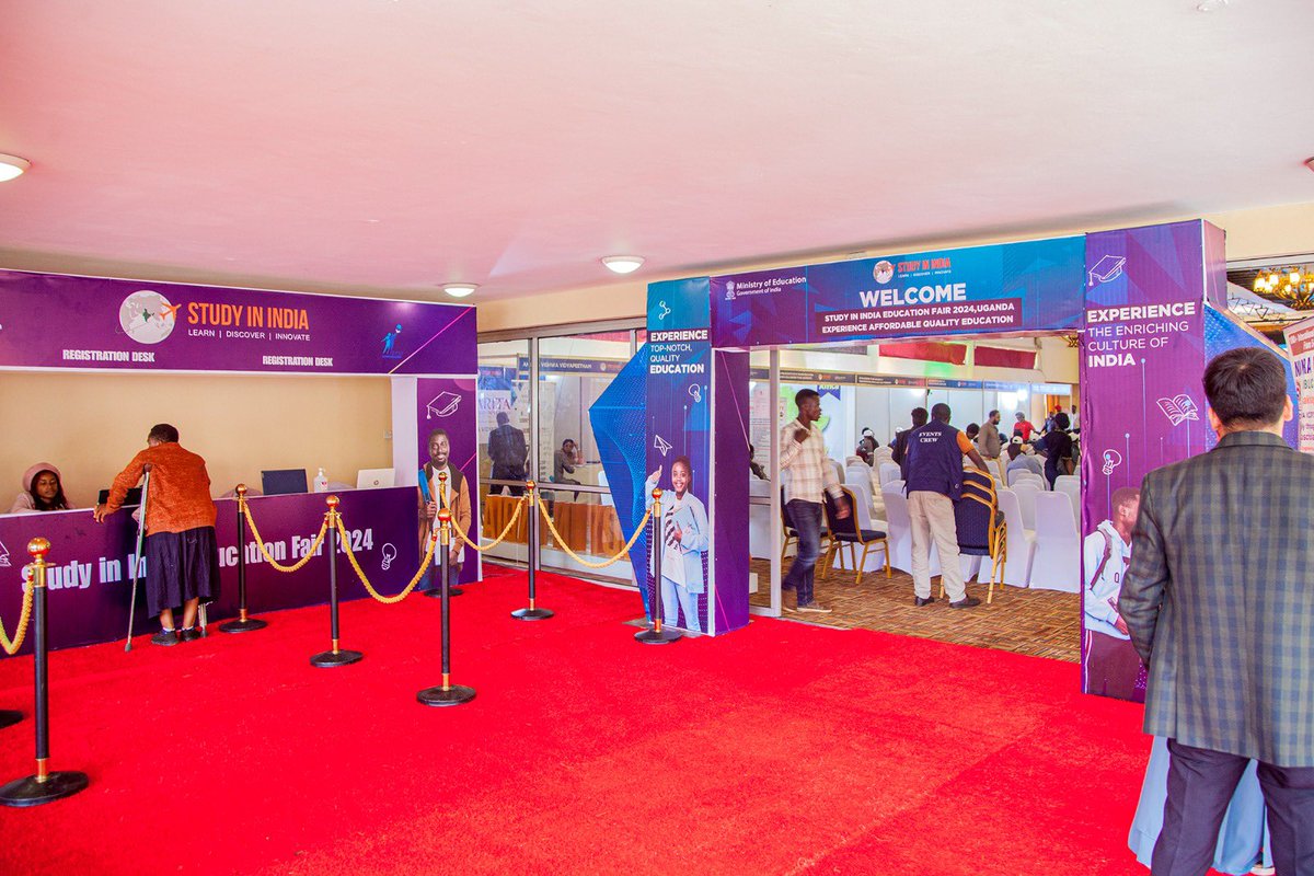 GCourseHotel's tweet image. Plan your next corporate event at Golf Course Hotel, where top-notch conference facilities meet stunning views. Elevate your meetings today! #GolfCourseHotel #CorporateEvents #ConferencePro #MeetInStyle