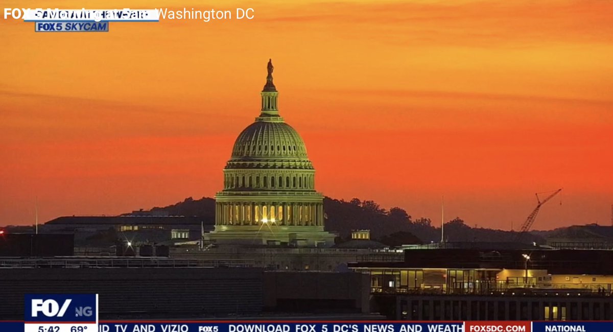 Now this is how you kick off a Friday morning #USCapitol #sunrise fox5dc.com/live