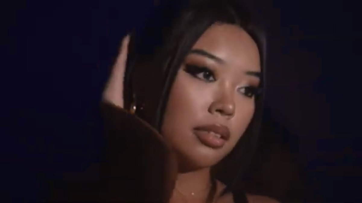 hourlybilatz's tweet photo. DENISE JULIA YOU ARE SO INSANE FOR THIS OMYFG — RESPECTFULLY WHAT THE FCVXCKX !?!?!?!?!???! /pos 

“bet” official MV - OUT NOW on YT ‼️
🔗 : https://t.co/2rXCyBDwld 

#BET #SWCH2 #DeniseJulia https://t.co/FzKo5DgWYK