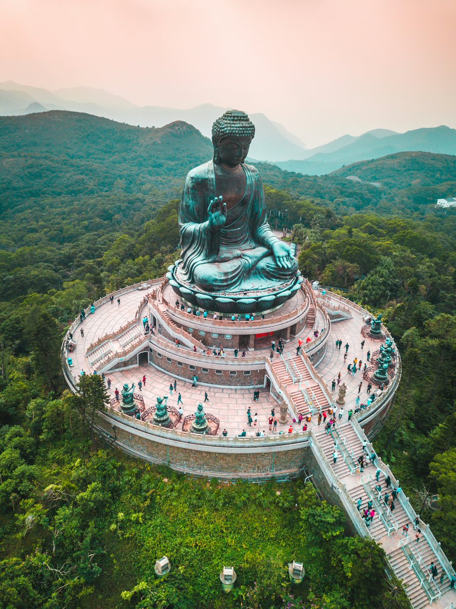 The serenity of Big Buddha 😌
📍Tian Tan Buddha, Hong Kong 
📸 Jason Cooper on Unsplash
@discoverhk #Buddha #statue #HongKong