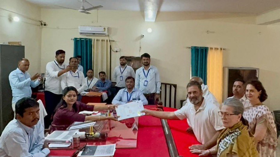 .@RahulGandhi ji files nomination from #Raebareli CPP chairperson Smt Sonia Gandhi ji , Shri @kharge Ji President @INCIndia , Smt @priyankagandhi G/S Congress , Shri @irobertvadra was also present. #HaathBadlegaHaalat