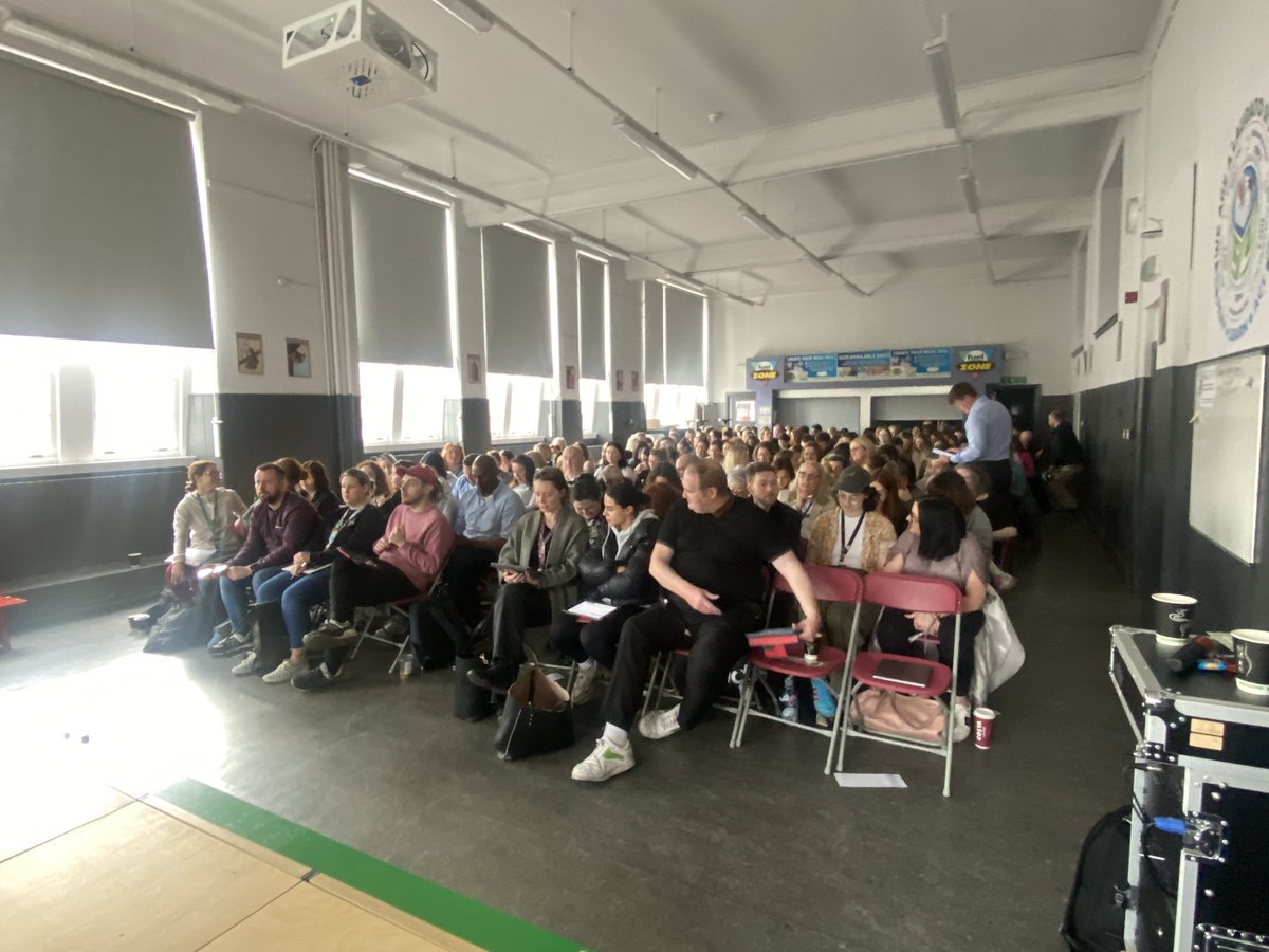 Thanks to over 160 staff from @SHPSGlasgow @StThomasPri @StAnnesPrimary @StMichaelsGCC @StMungosAcademy @StGeorgesG52 @cardinalwinnin1 for joining us @St_Denis_PS to improve Digital Literacy for all @XMALearning @DL_for_All @GlasgowRTC ❤️💚