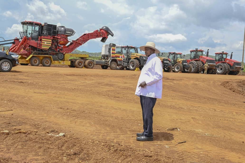 President Museveni advised smallholders farmers to adopt the four-acre model type of farming instead of growing crops like sugarcane and cotton, if they want to make more money.