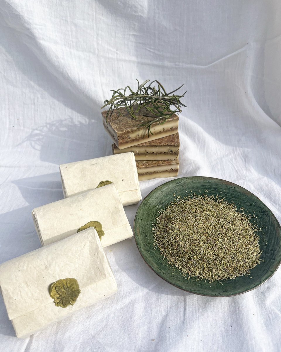 Rosemary shea butter 🧼 

Handmade ✋🏻 organic herbs 🌿 sustainable ♻️ 

Visit -> satori-natural.com 

👀 if you like something 

#health #skin #nature #organic #herbs #spring #rosemary #sheabutter