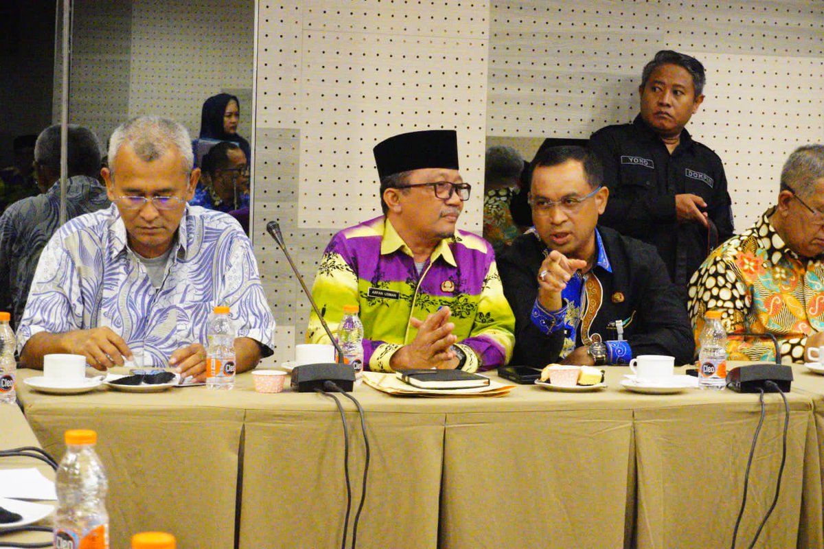 Sekdakab Siak Arfan Usman Ikuti Kegiatan Focus Group Discussion Tentang Kebijakan Penganggaran dan Pengangkatan ASN → suaraaspirasi.com/2024/05/sekdak…
