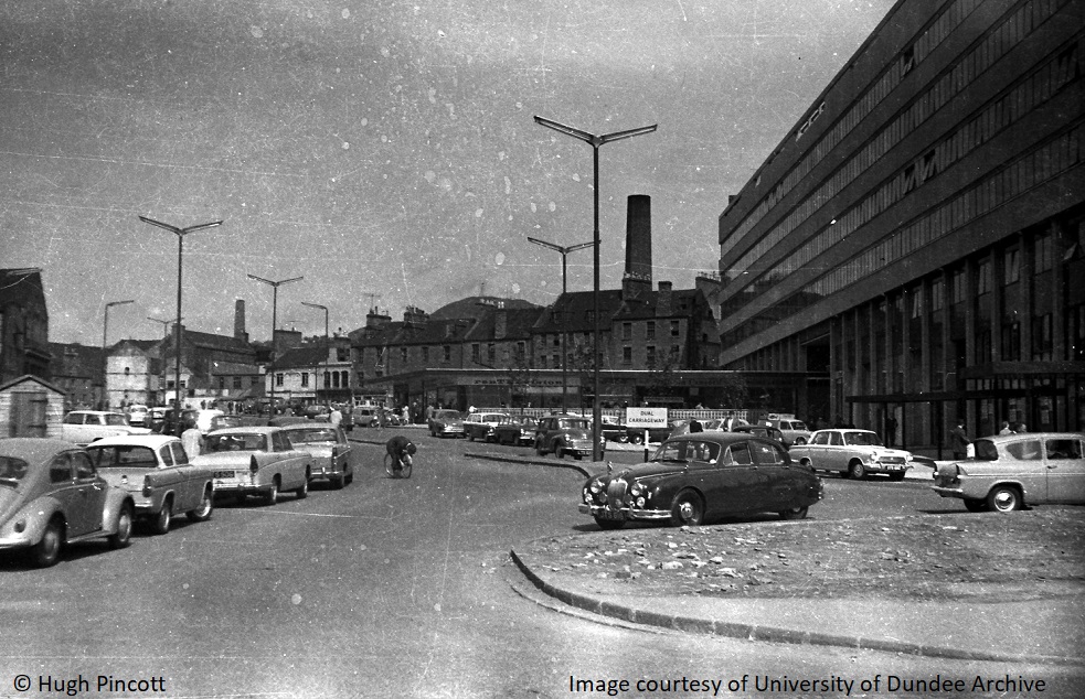 The #winner of our latest #Dundee #archive #photograph #poll is this 1964 image of cars outside the Angus Hotel captured by Hugh Pincott. New poll soon #Archives #DundeeUniCulture
