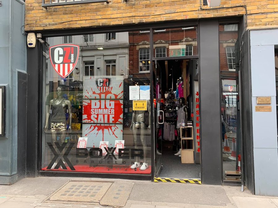 Another day in SOHO! Our free #HIVtesting service is back @ClonezoneSOHO from 4-7pm today (10th May) We also have sexual health resources and free @doitldn condom packs too. Why not pop by! #Knowyourstatus @TheLoveTankCIC