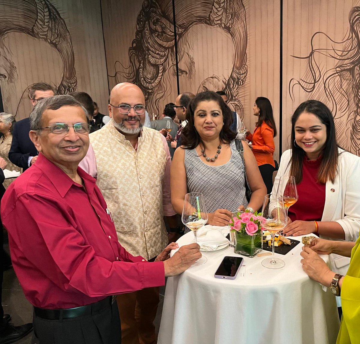 Celebrated cooperation between 🇦🇺 & 🇮🇳 wine industries in #Mumbai with @AusGrapeWine & @AustradeIndia. Was also delighted to meet 🇮🇳's only Master of Wine @SonalHolland! 🇦🇺 is working with 🇮🇳 to facilitate growing🍷 #biz between the 2 countries.