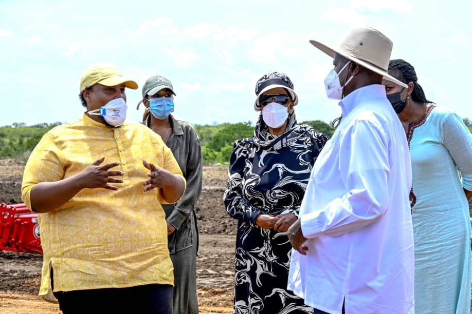 President Museveni promised to reward the family of the late John Omaya for their strategic move of giving land to Dr. Amina to set up the facility.