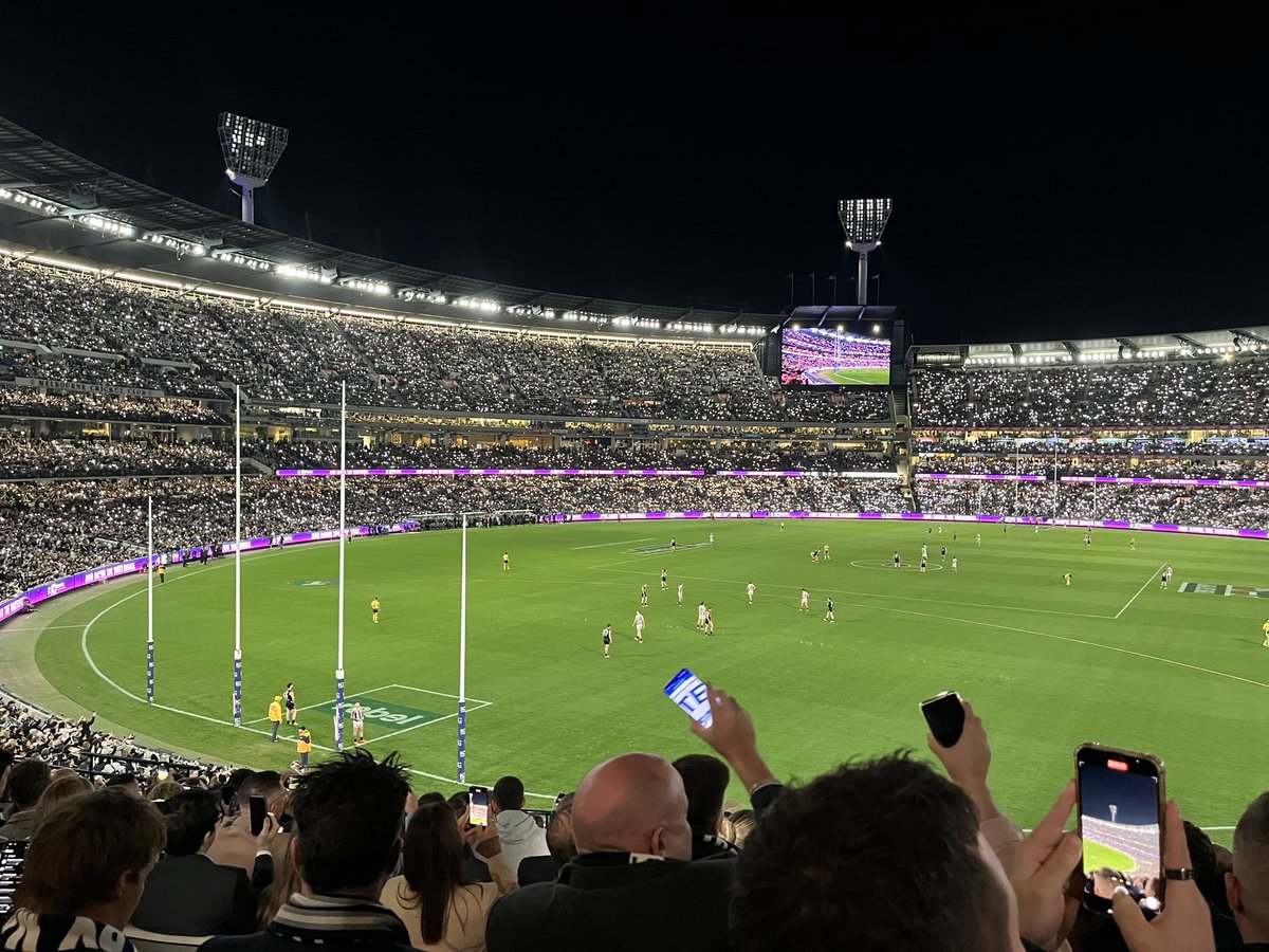 More than 90,000 at The G tonight for the Peter Mac Cup. How awesome!! @PeterMacCC @PeterMacRes