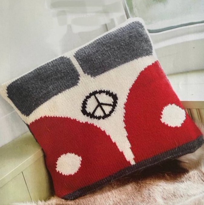 Knitted Camper Van Cushion 🚐 This trendy pattern is a homage to the iconic Volkswagen Camper, ideal for anyone who adores travel or the open road. Knit up a cosy cushion that's perfect for adding a touch of wanderlust to their home 😊 #MHHSBD #craftbizparty #elevenseshour