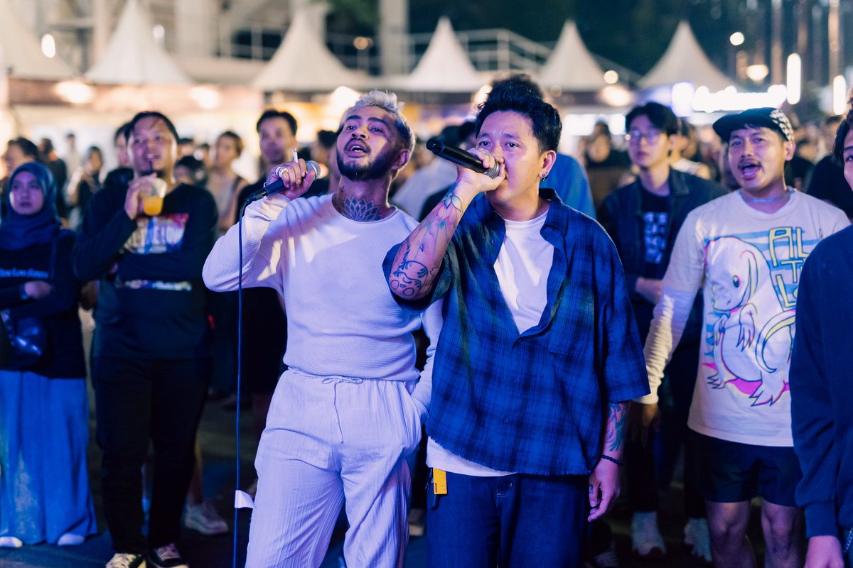 Hi Superfriends! 
We had such a fun time at @supermusic_id ‘s booth back at All Time Low Forever Live In Jakarta!🤘🏼

Thank you Supermusic for all the support!🔥

#INIRASANYASUPER
#SUPERLIVE
#SUPERMUSIC
#ChakraLiveAsia